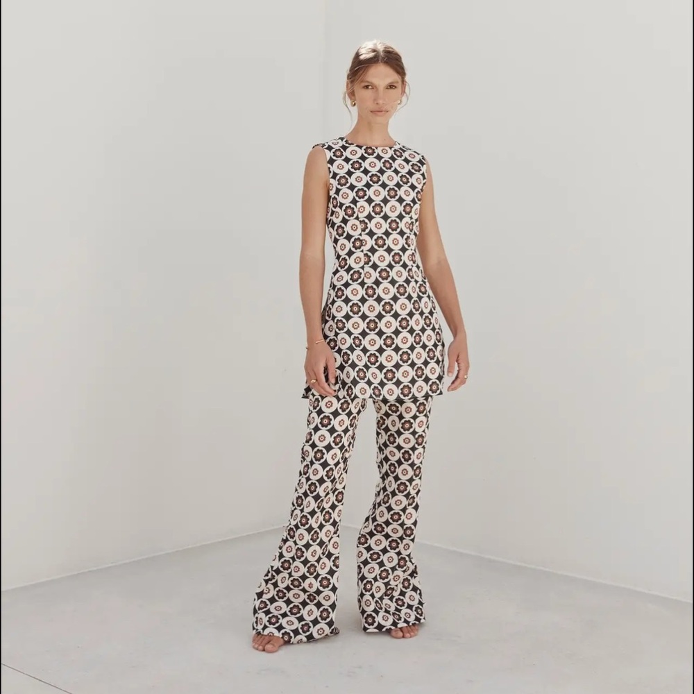 DISSH DIXON BLACK FLORAL LINEN SET